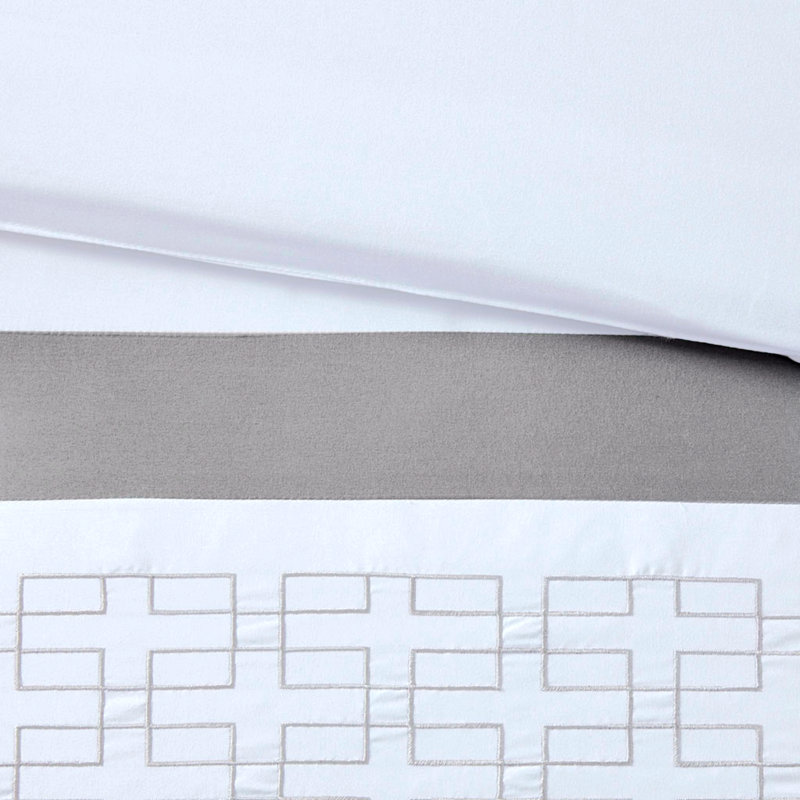 Polyester Comforter, California King Comforter + 4 Pillowcases, White Geometric Shapes