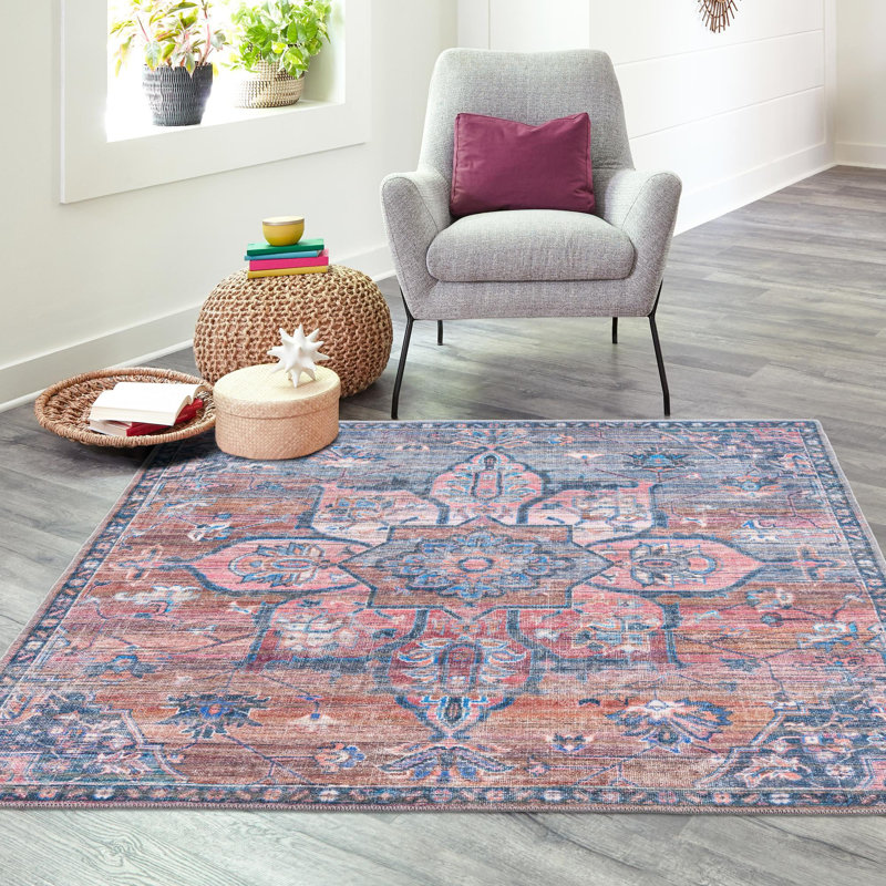 Tapis oriental rose / bleu Gwin, Carré 5 pi 3 po