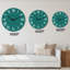 Horloge murale verte à motif triangulaire et lignes vertes I-252959528
