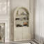 Armoire en arc avec tablettes ouvertes