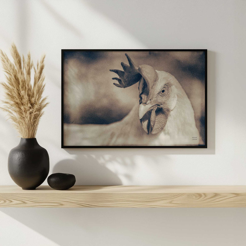 «Chicken in the Sun II sépia» par Nathan Larson, reproduction d'art, H 24 po x l 36 po, Argent argent