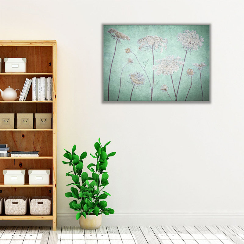 Vache, fleurs de persil 3, reproduction d'art sur toile, H 18 po x l 24 po