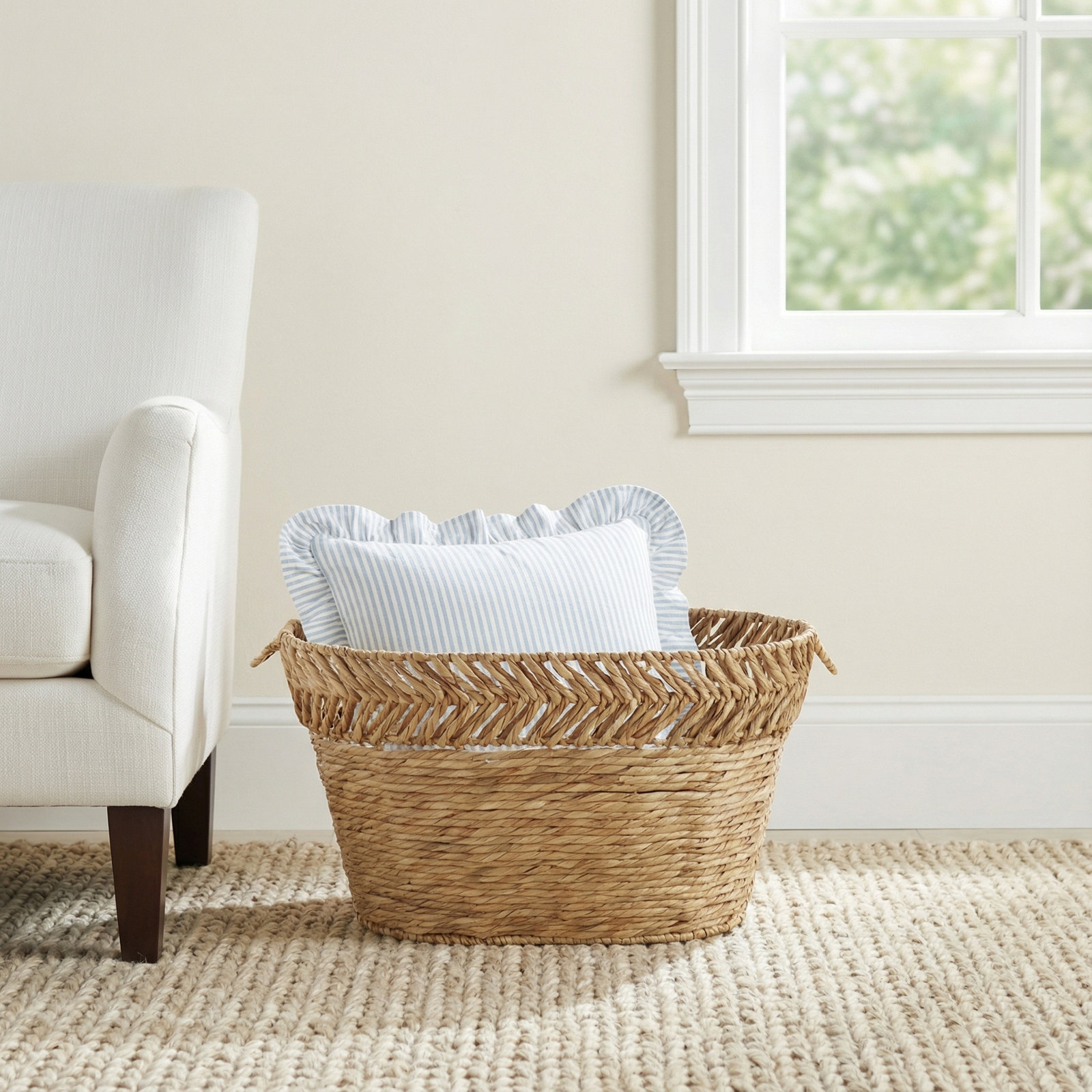 Cole And Grey Seagrass Handmade Woven Oval Storage Basket With Zig Zag Patterned Rim