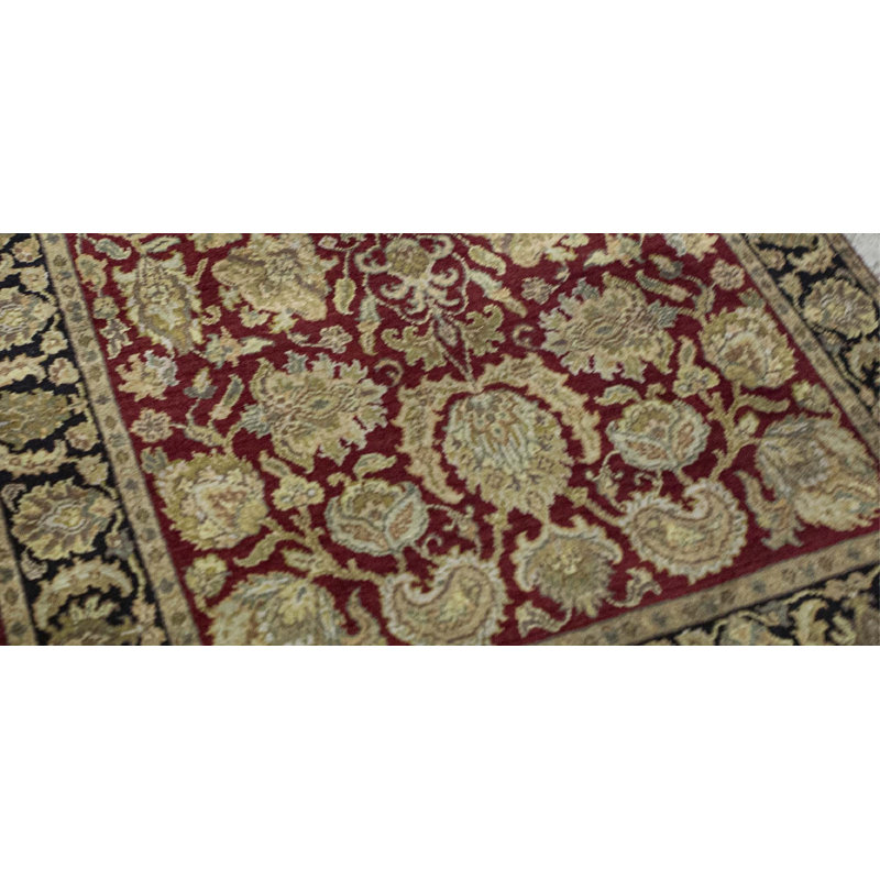 Tapis rouge et noir noué à la main de haute qualité