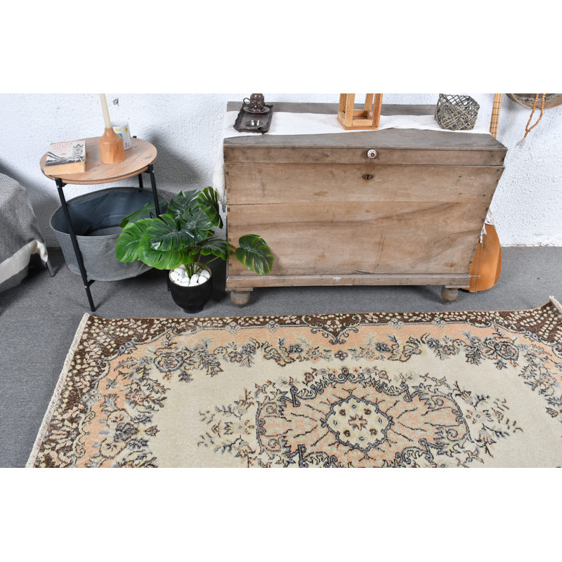 Tapis turc rétro Oushak beige avec motifs floraux pour espaces de salon brun / beige