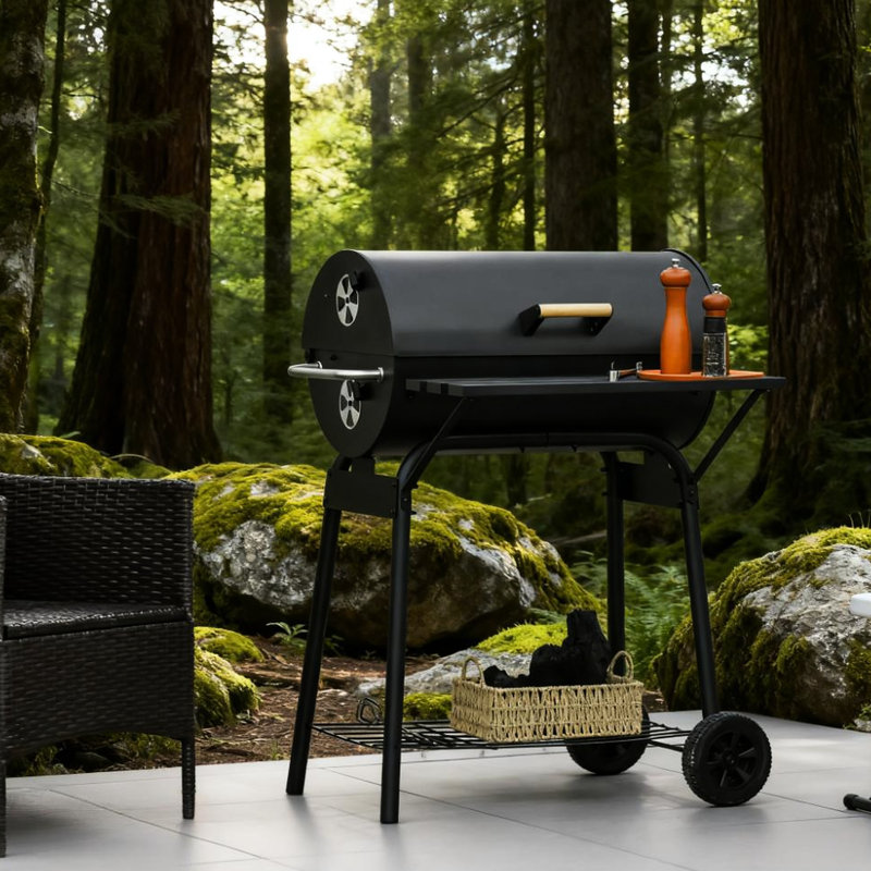 Barbecue au charbon portatif 30 po avec roulettes, larges grilles de cuisson, système de réglage de la casserole à 4 niveaux, couvercle intégré pour l'échaudure, bouches d'aération réglables, tablettes de rangement avant et inférieures, réglage du gril, côté