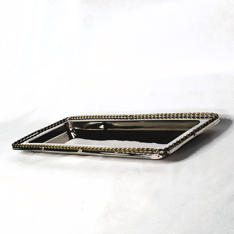 Plateau de coiffeuse en acier inoxydable 14 x 5,75 po Clarra en acier inoxydable avec bordure torsadée