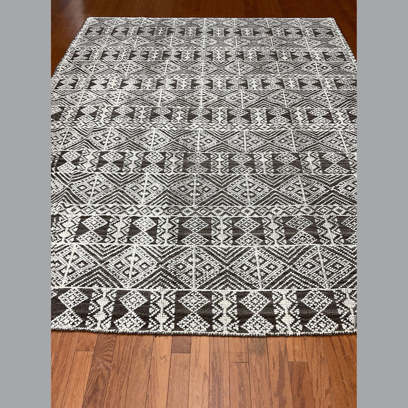 Tapis géométrique gris / blanc en laine noué à la main 8 pi x 10 pi