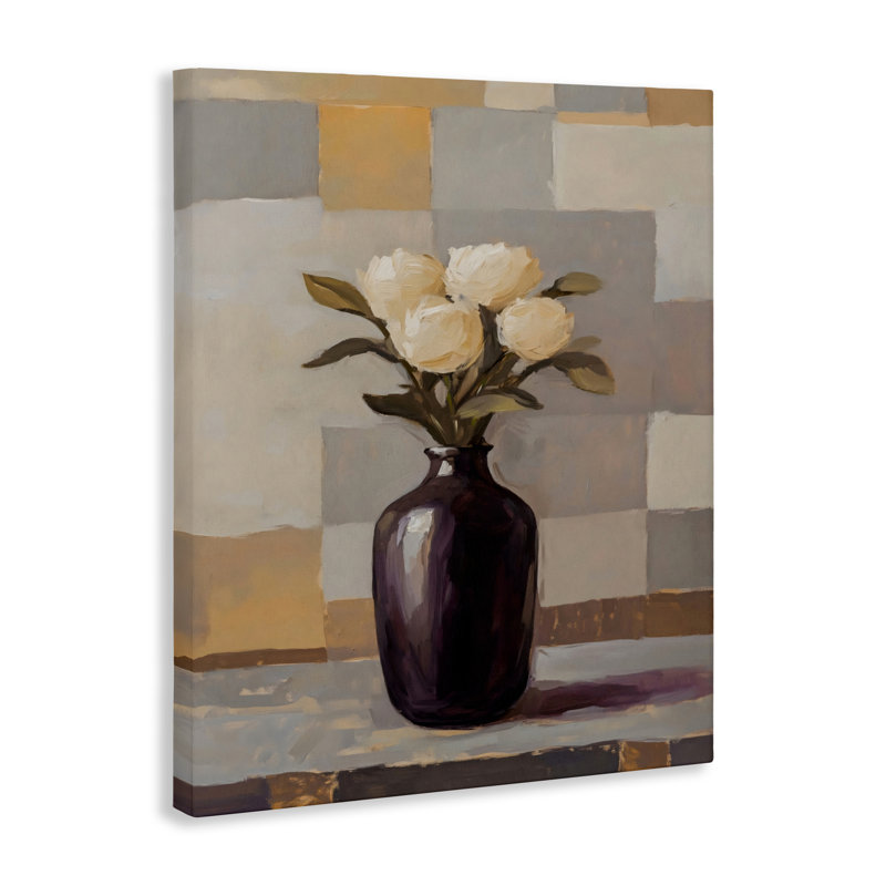 Luxe White Roses dans un vase, design par Franklyn Gregory, H 20 po x l 16 po