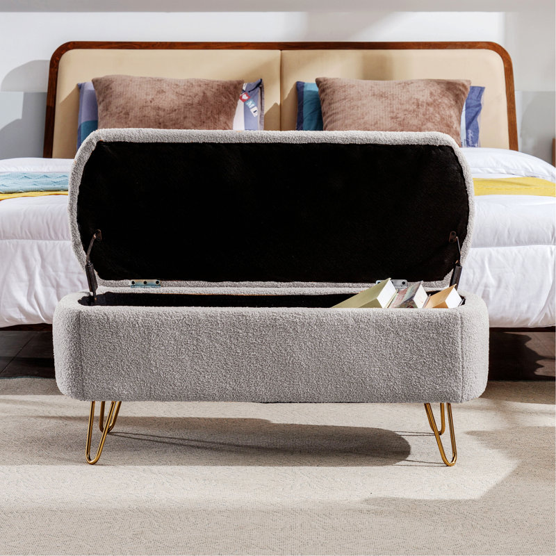 Repose-pieds rembourré avec banc de rangement Deshondra, Grey Faux Fur