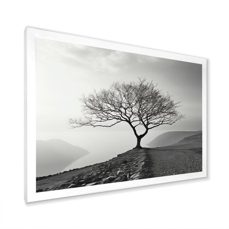 «A Beautiful Tree In Lakeside Scenery», reproduction sur toile, Cadre simple blanc, H 34 po x l 44 po x P 1,5 po