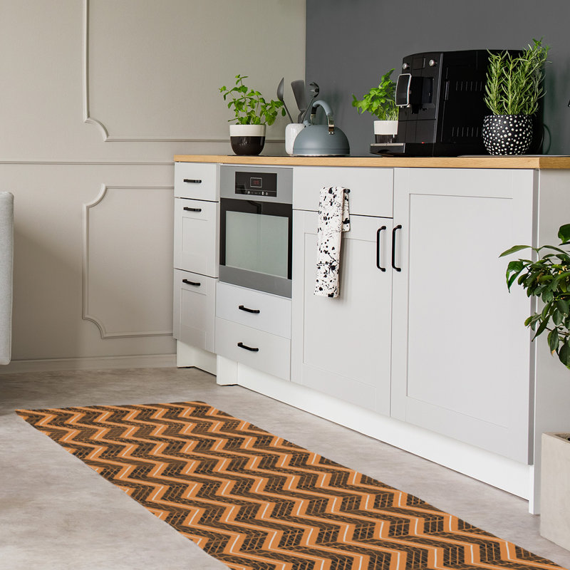 Tapis jaune/noir à chevrons à main inversé, Tapis de couloir 2 pi 5 po x 8 pi