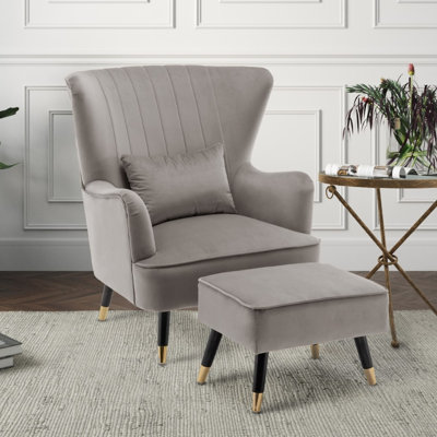 Ohrensessel mit Hocker