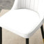 Ensemble de table et de chaises. Ensemble de salle à manger en verre trempé transparent de luxe subtil - avec chaises en polyuréthane blanc. Pieds de table en panneau de fibres à densité moyenne en forme de V. Apportez une expérience de maison confo-779072131