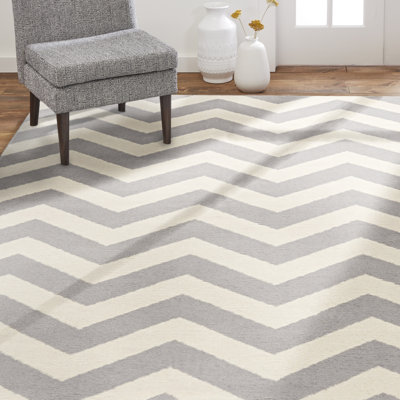 Tapis à chevrons gris / ivoire Cheney