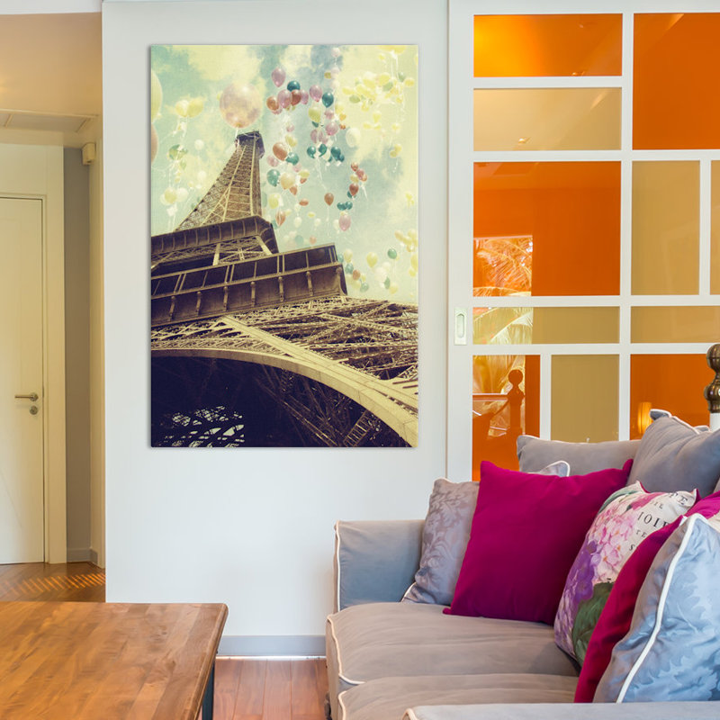«Paris is Flying», photographie sur toile tendue, H 40 po x l 26 po x P 1,5 po, Toile tendue, Pas de tapis