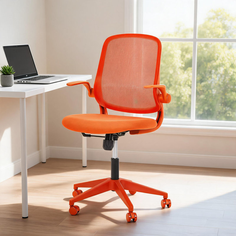 Chaise orange avec accoudoirs rabattables, chaise de bureau en filet respirant avec support lombaire, chaise d'ordinateur pivotante réglable