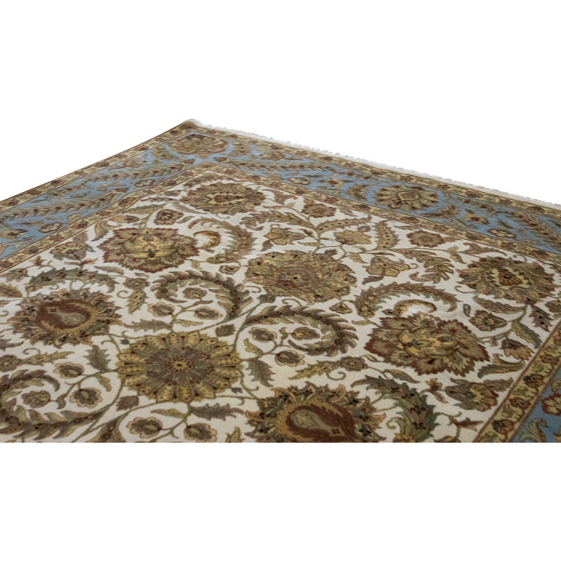 Hand Knotted Wool Oriental Area Rug in Ivory And Green