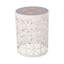 Charmante table d'appoint d'extérieur au design élégant et durable-770545824