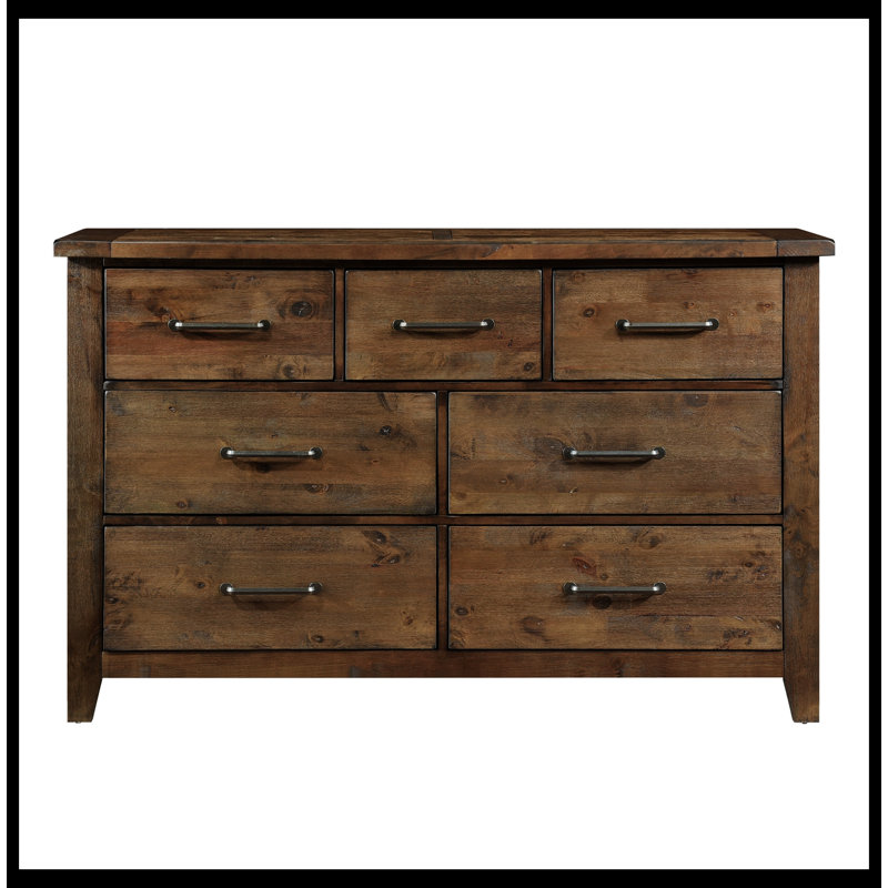 Commode à sept tiroirs