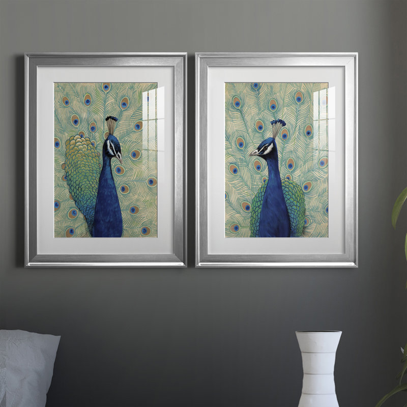 «Blue Peacock I», reproduction encadrée de qualité supérieure - prête à être accrochée, H 30,5 po x l 45 po x P 1 po
