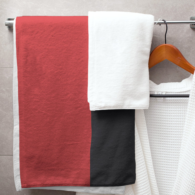 Lightweight Bath Towel, Torch Red/Charcoal