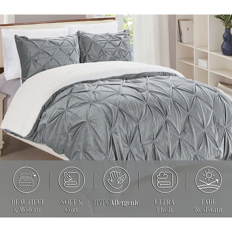 Mocassi Pintuck Sherpa Geometric Shapes Comforter, Gray, Queen Comforter + 2 Standard Shams