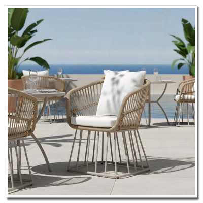 Chaise d'extérieur en teck à finition teck et structure en acier beige