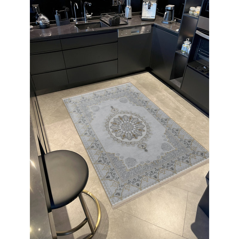 Virgen Oriental Indoor / Outdoor Rug, Rectangle 2'8" x 5'