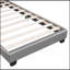 Lit plateforme tapissier en cuir avec ornement en forme de lapin-763780381-763780380