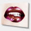 Gros plan sur des lèvres mauves - photographie sur toile-59842473-59842479