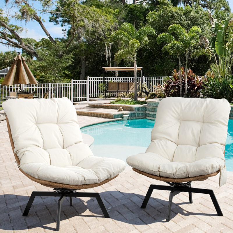 Chaise pivotante d'extérieur en osier avec coussins, Beige, Naturel