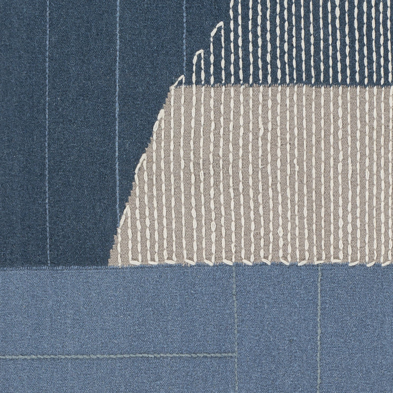 Tapis gris / denim à motif géométrique tissé à plat à la main Kamala, Rectangle 2 pi x 3 pi