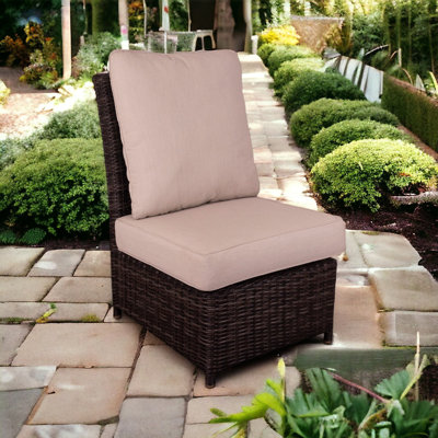 Chaise de patio avec coussins