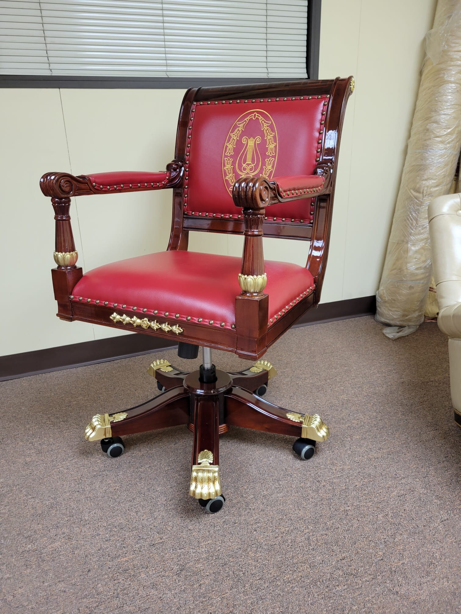 Pridemore store executive chair