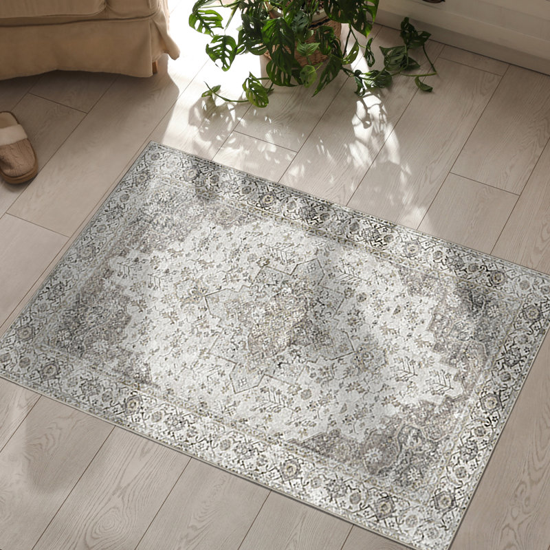 NeverMove Machine Washable Traditional Krista Area Rug, Rectangle 3' x 5'