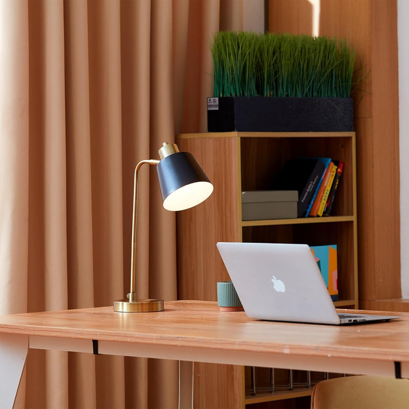 Lampe de bureau en laiton mat