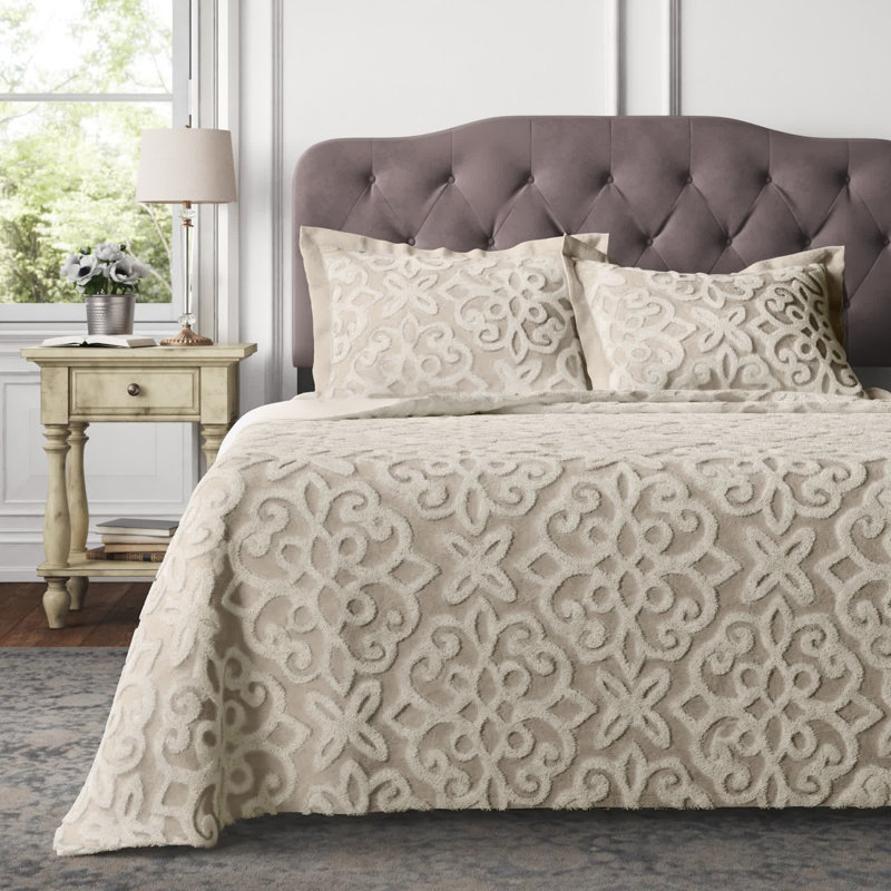Classic White Cotton Chenille Full Bedspread Set with Medallion Design