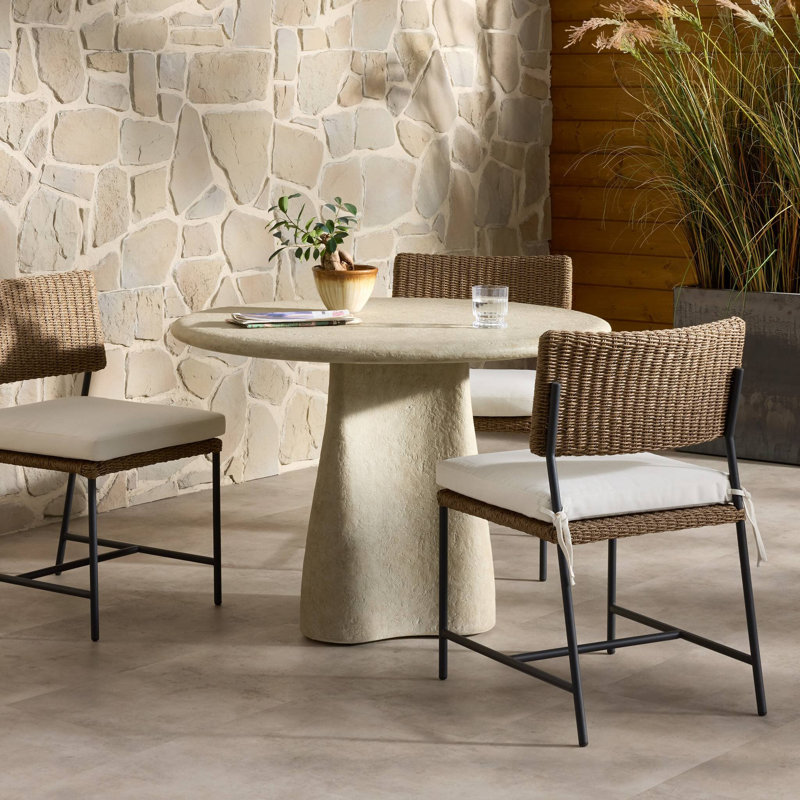 Outdoor Round Dining Table