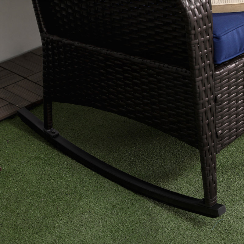 Chaise berçante d'extérieur en osier à assise large