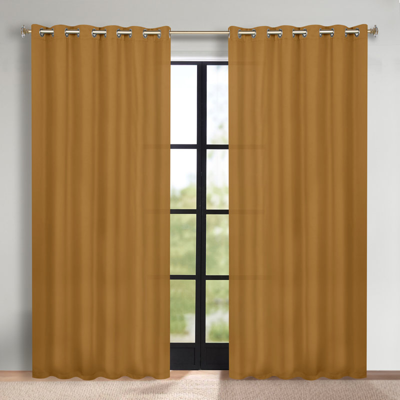 Paire de rideaux obscurcissant avec œillets Millendon, L 70 po x L 108 po, Brun caramel