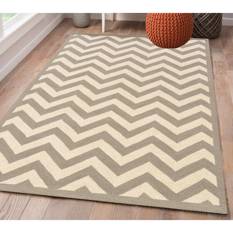 Hand Hooked Wool Chevron Indoor Rug