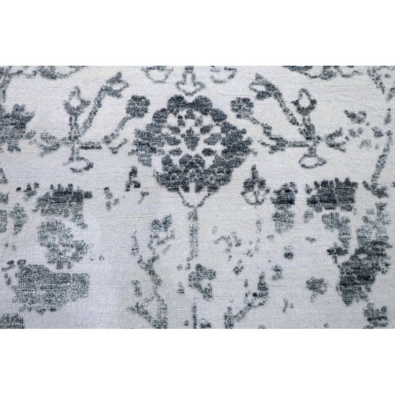 Tapis unique argenté / noir 6 pi x 5 pi 11 po One-of-a-Kind