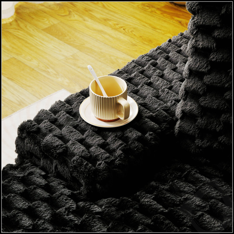 Canapé Turvet Velvet, Polyester noir, H 36,22 po x l 95,7 po x P 60,24 po, Orienté vers la gauche