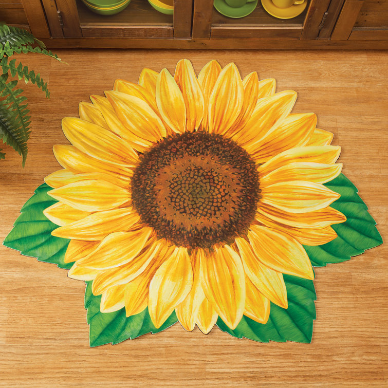 Indoor/Outdoor Sunflower Hooked Polypropylene Accent Rug