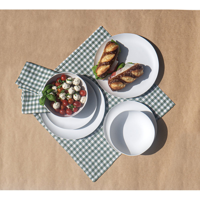 Assiette à salade coupée artisanale, 8,5 po, blanc doux, finition matte