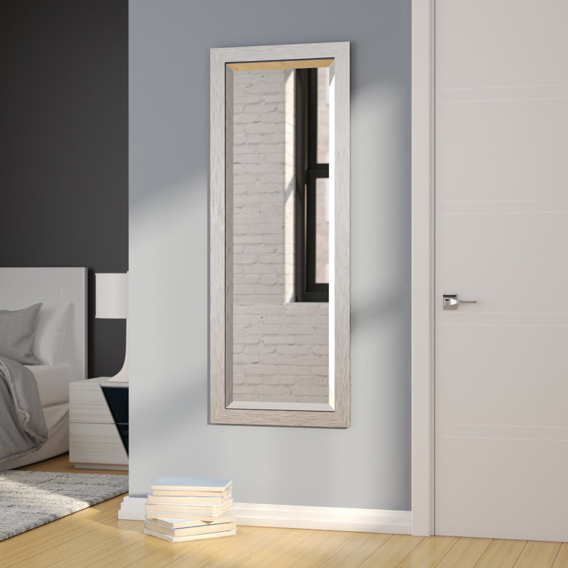Miroir mural moderne et contemporain biseauté pleine longueur, H 59,5 po x l 20,5 po