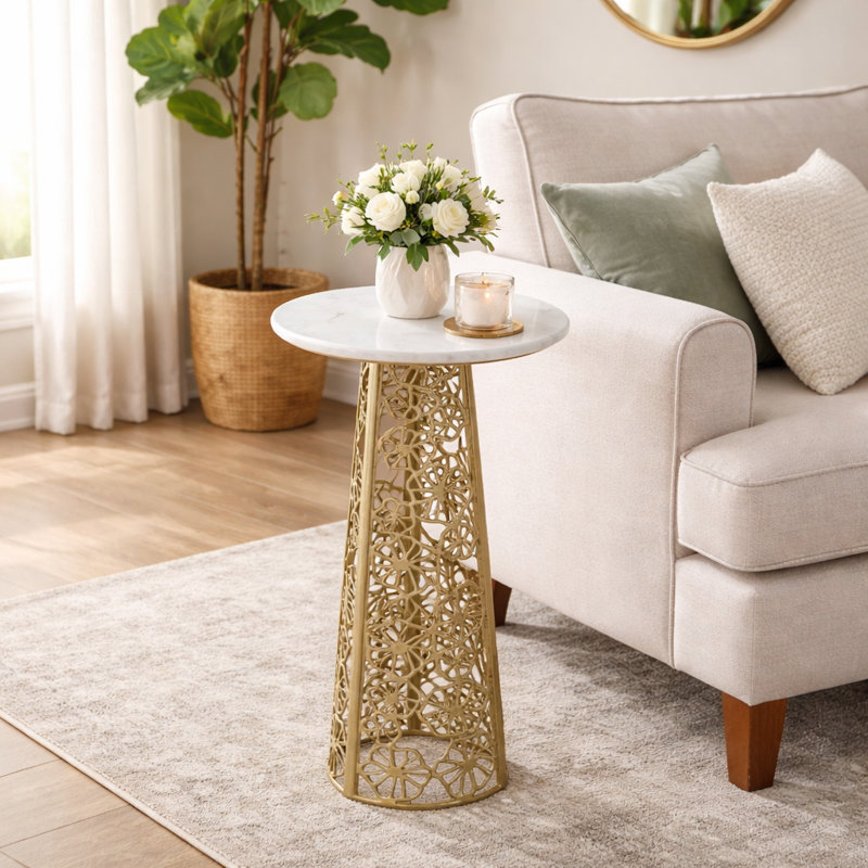 Table d'appoint dorée avec plateau en marbre blanc | Table de bout décorative moderne | Base en aluminium | Table d'appoint pour le salon | 11 x 11 x 21,25 po