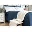 Jeté en coton biologique Delara 50 x 70 pouces, jeté certifié par GOTS pour canapé-lit-624683962