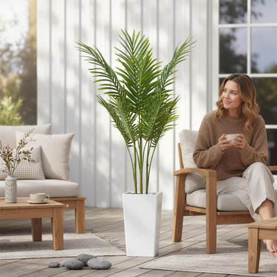 Palmier artificiel de 4,8 pi, fausse plante tropicale, palmier aréca avec feuilles réalistes, mousse séchée et grande jardinière blanche, plante en pot pour plante d'intérieur de salon, décoration de patio